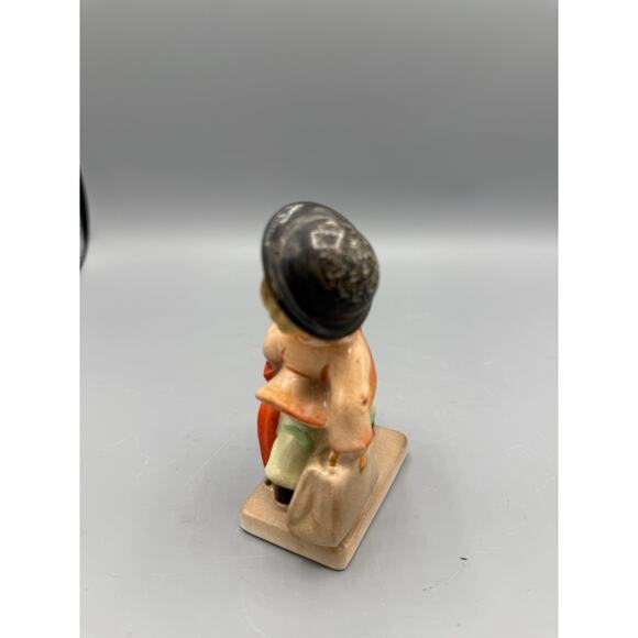 Vintage Made In Japan Porcelain Figurine Boy With Hat, Suitcase And Umbrella - Picture 4 of 7